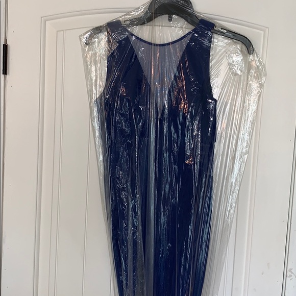 Prom dress - Picture 3 of 3